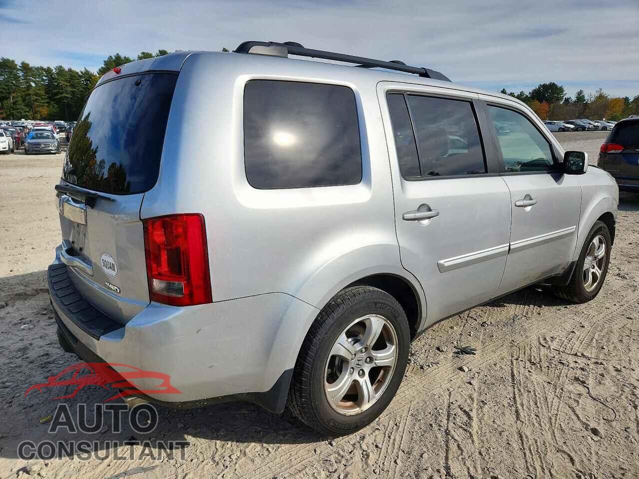 HONDA PILOT 2013 - 5FNYF4H56DB039224