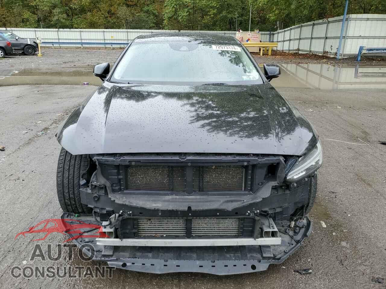 VOLVO S90 2018 - LVY982MK9JP016416