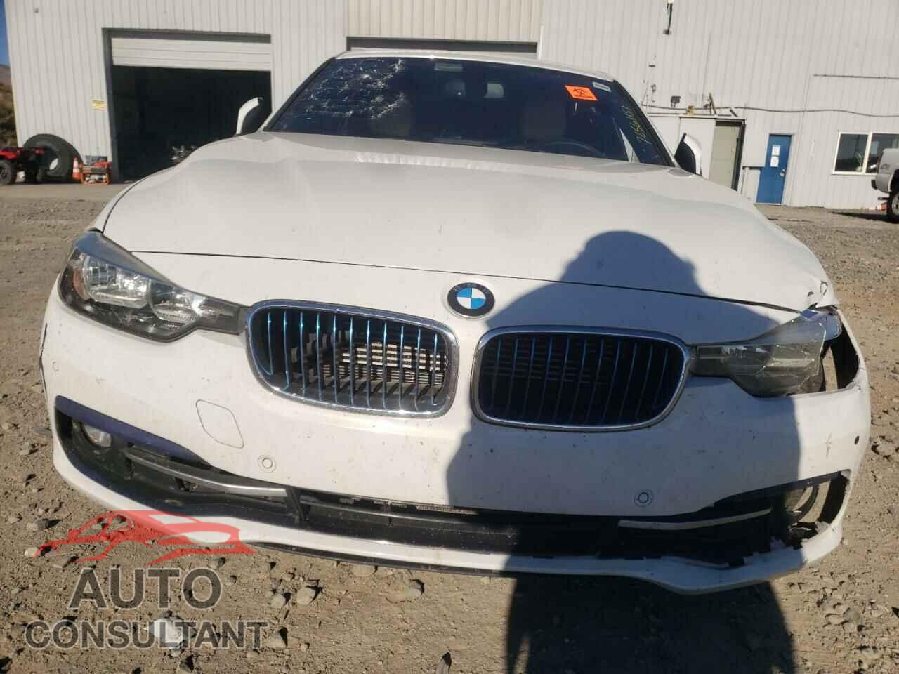 BMW 3 SERIES 2017 - WBA8E1C31HA156583