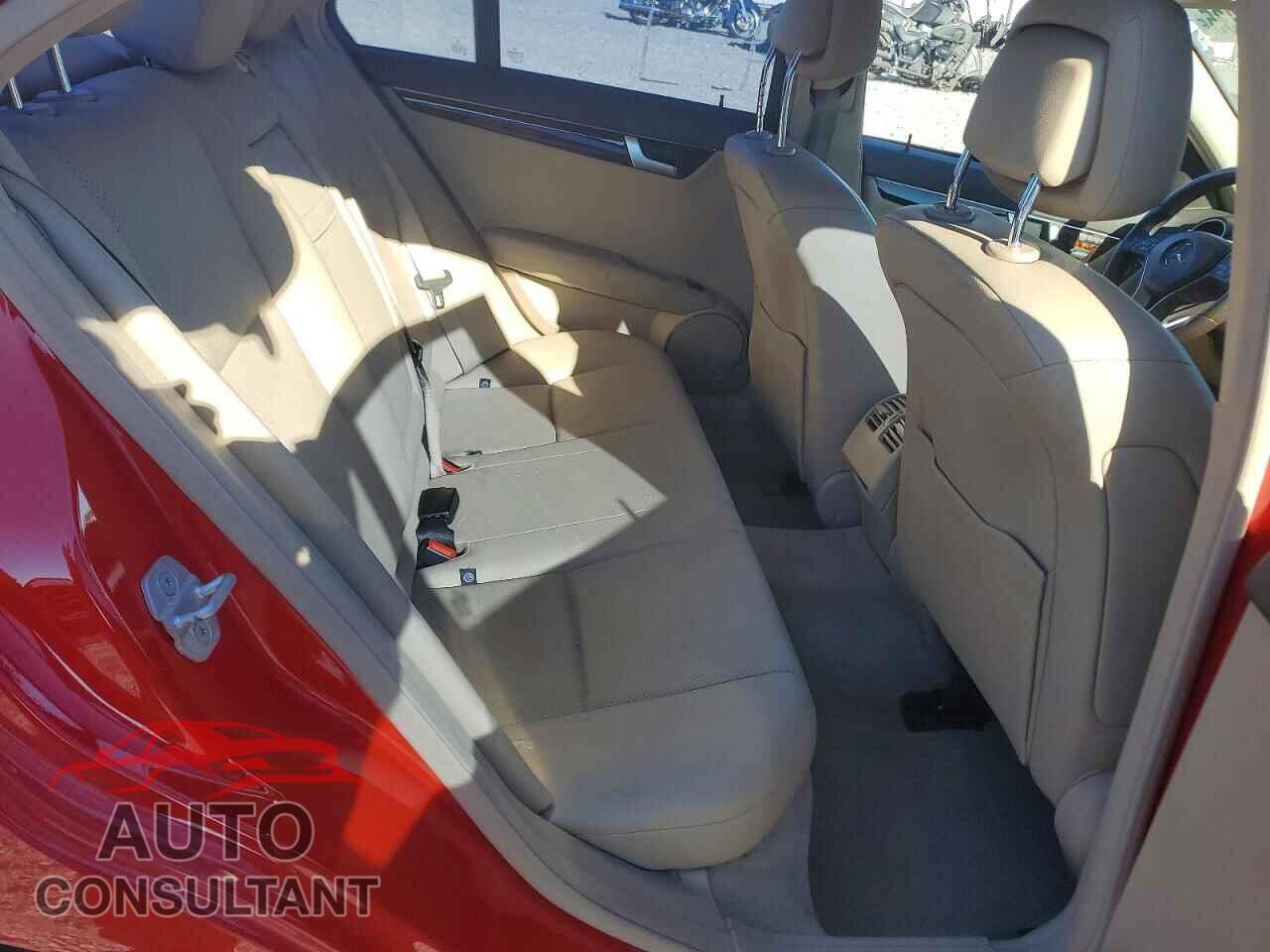 MERCEDES-BENZ C-CLASS 2012 - WDDGF8BB9CR206692