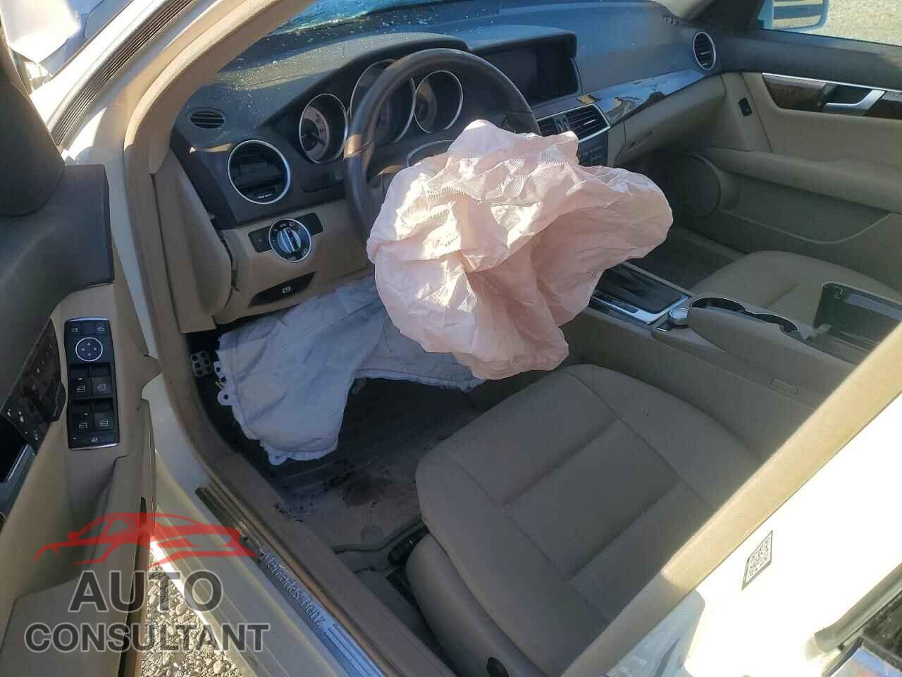 MERCEDES-BENZ C-CLASS 2012 - WDDGF8BB6CA704718