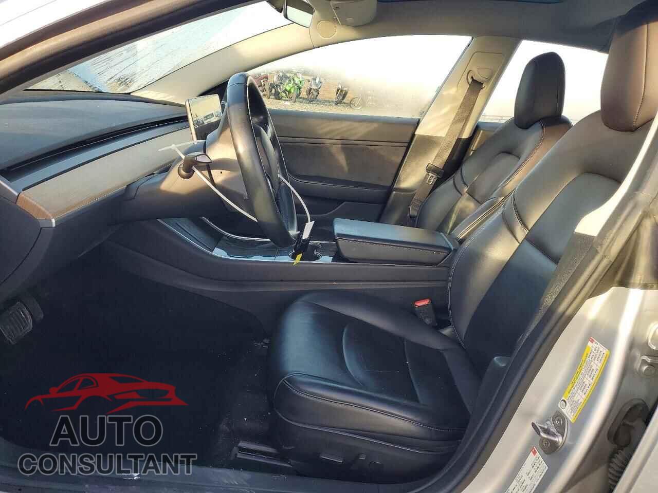 TESLA MODEL 3 2018 - 5YJ3E1EA2JF015270
