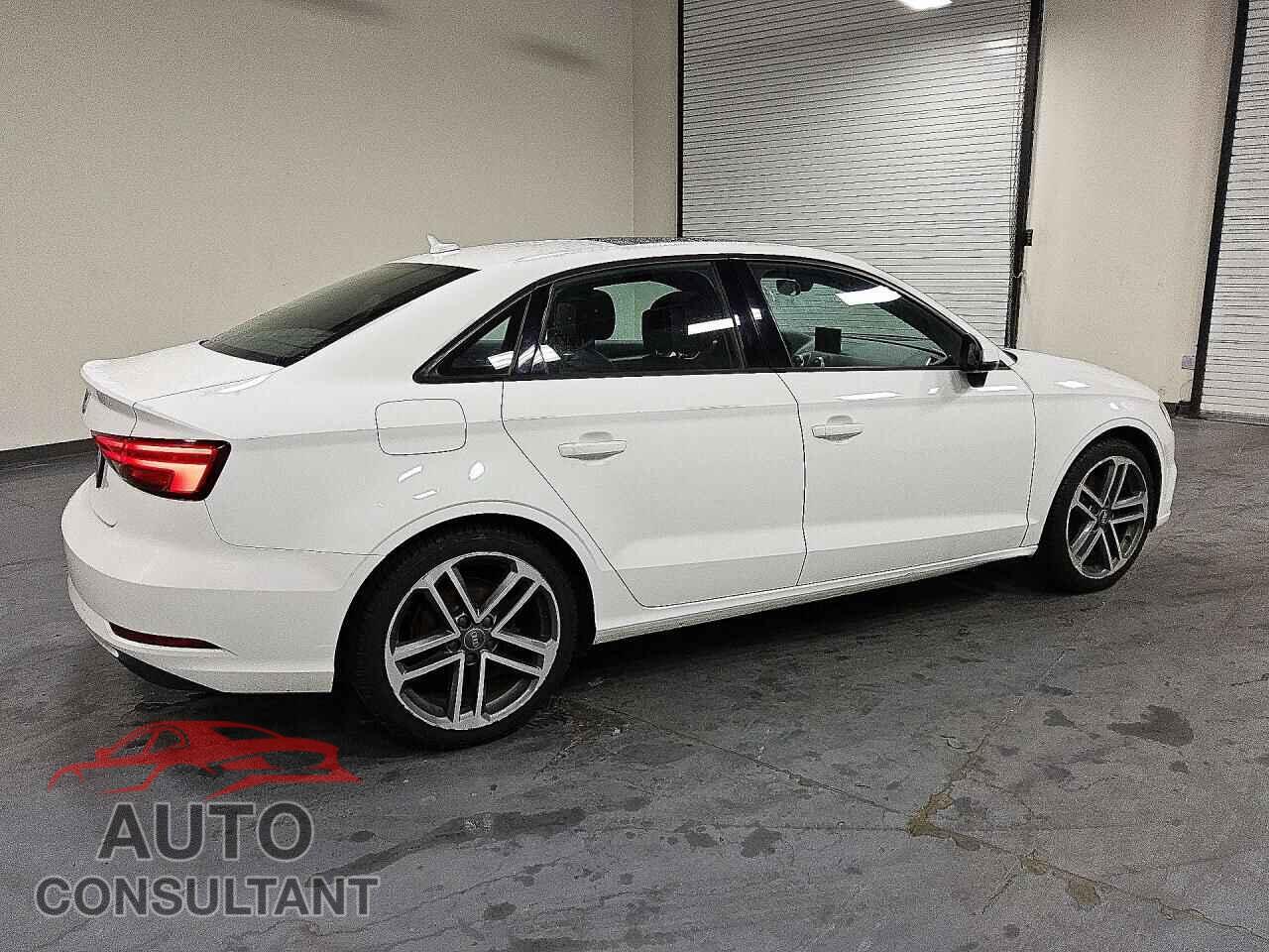 AUDI A3 2017 - WAUAUGFF7H1035778