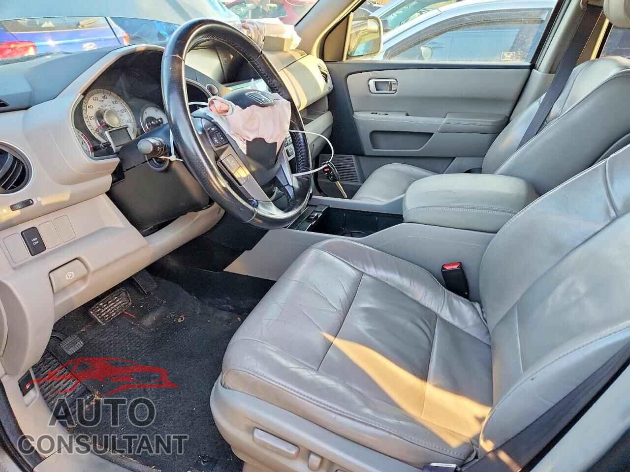 HONDA PILOT 2011 - 5FNYF4H74BB097606