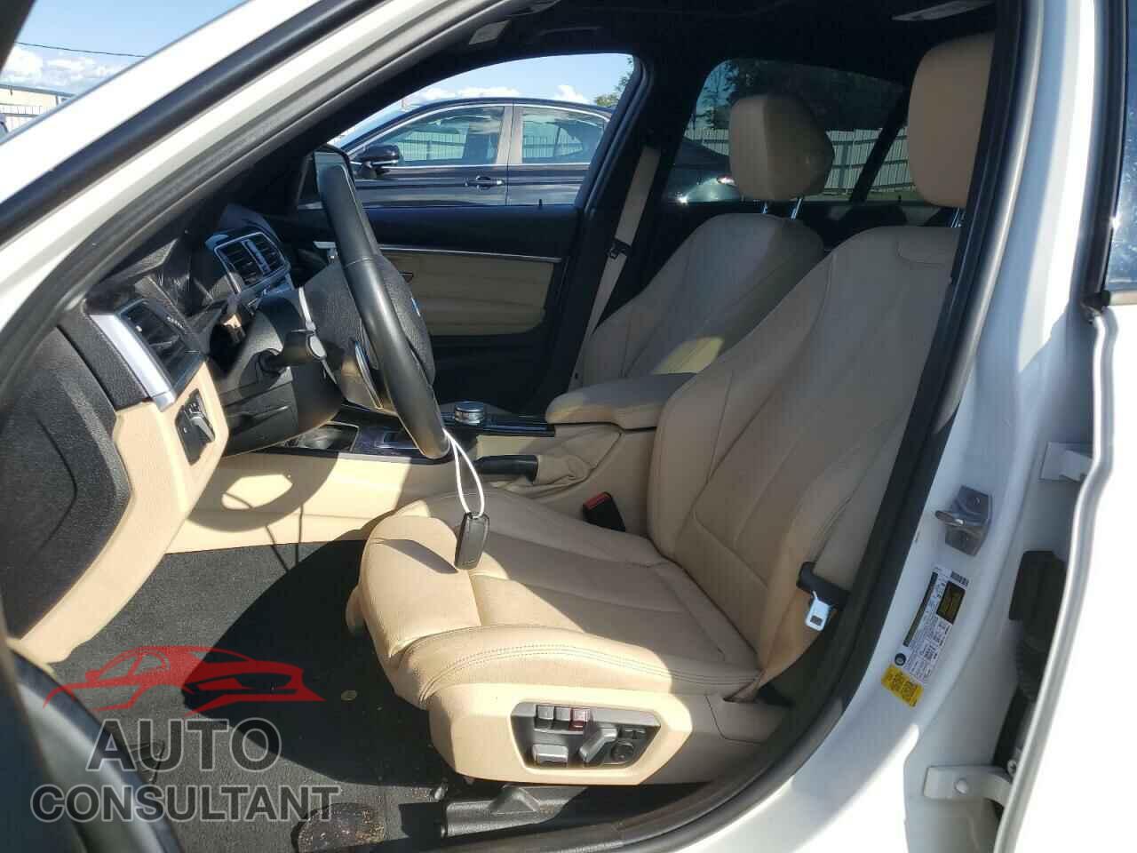 BMW 3 SERIES 2018 - WBA8B9C5XJEE82490