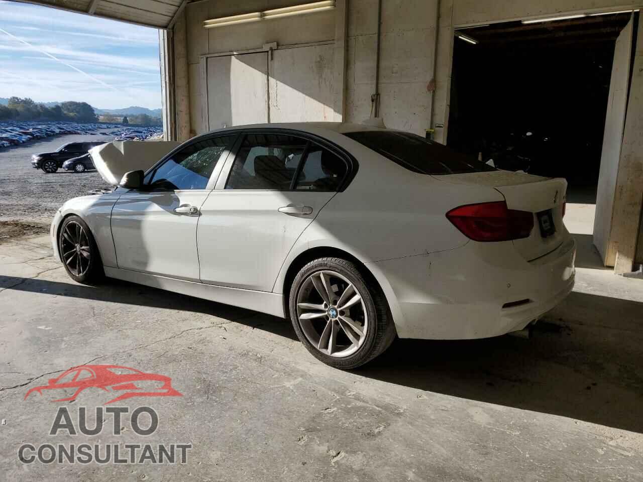 BMW 3 SERIES 2016 - WBA8E1G54GNU12024