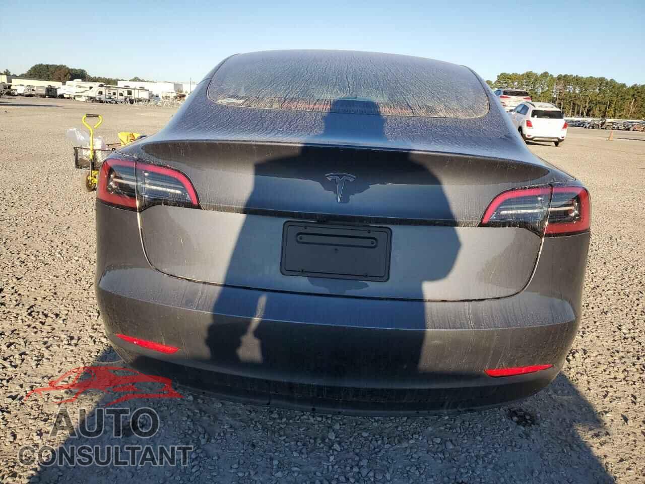 TESLA MODEL 3 2023 - 5YJ3E1EA5PF641243
