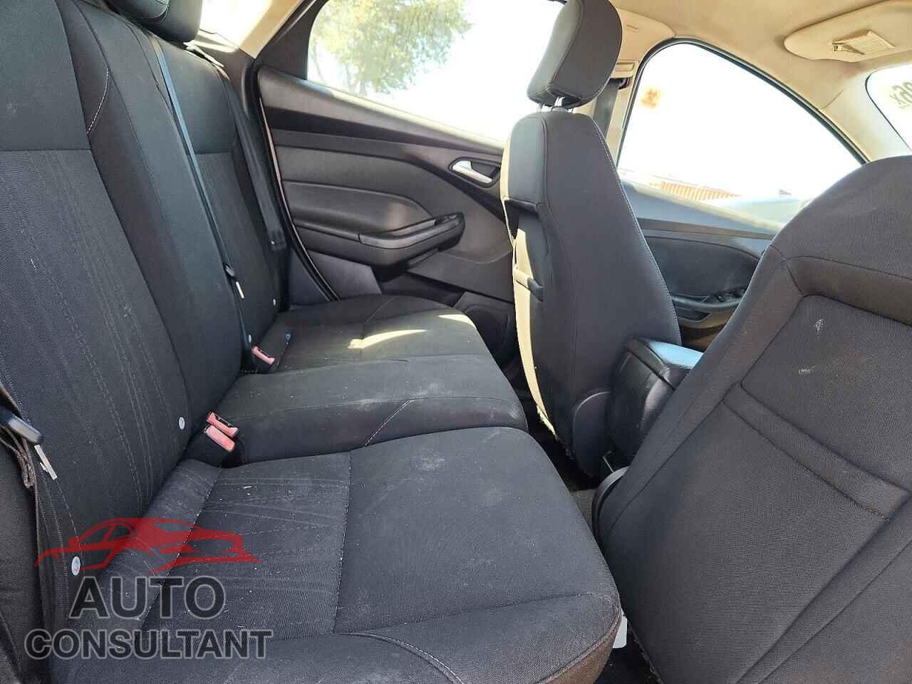FORD FOCUS 2016 - 1FADP3K20GL338767