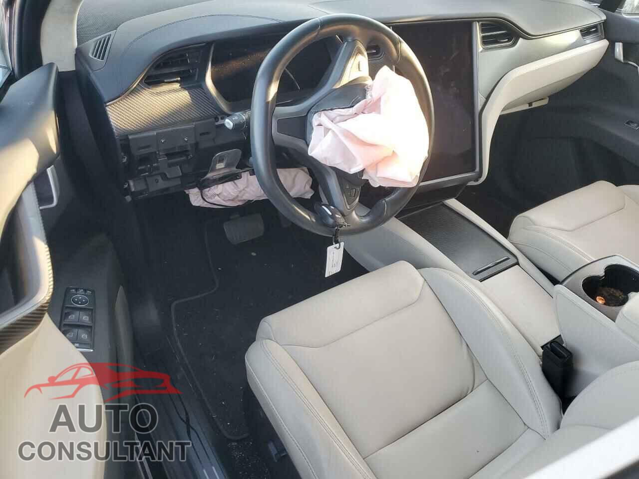 TESLA MODEL X 2018 - 5YJXCBE2XJF111931