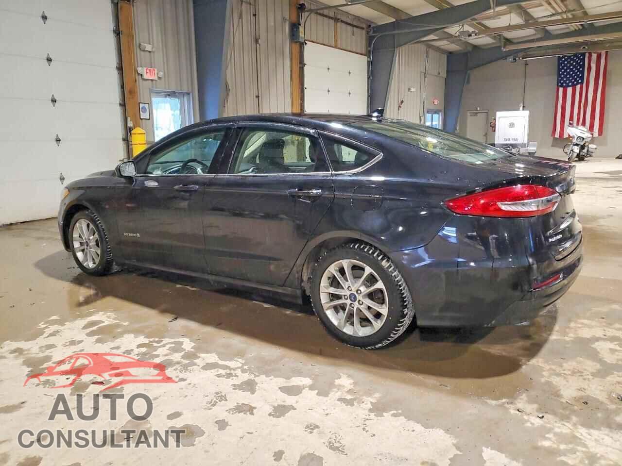 FORD FUSION 2019 - 3FA6P0LU0KR204178