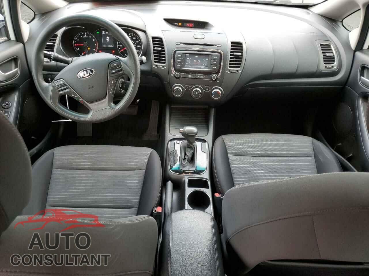 KIA FORTE 2017 - 3KPFL4A74HE068826