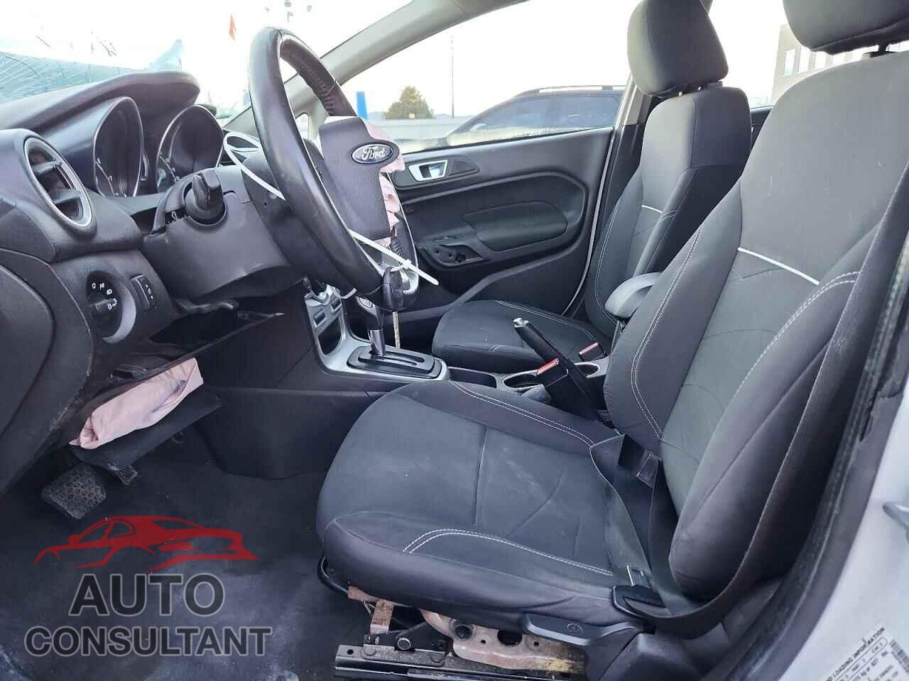 FORD FIESTA 2014 - 3FADP4EJ2EM110290