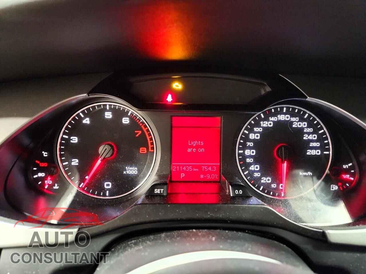 AUDI A4 2011 - WAUFFCFL7BN028277