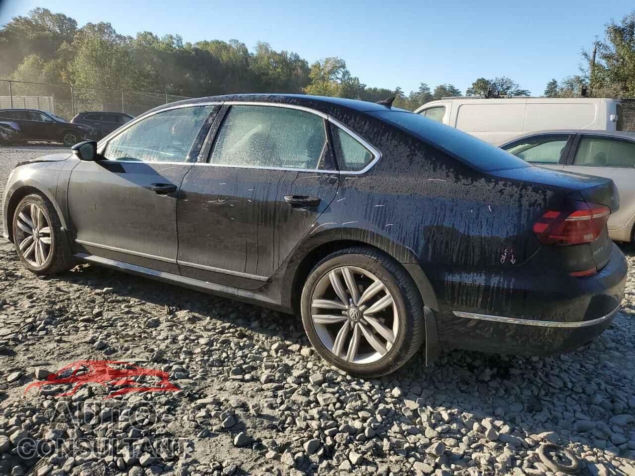 VOLKSWAGEN PASSAT 2017 - 1VWGT7A30HC074792