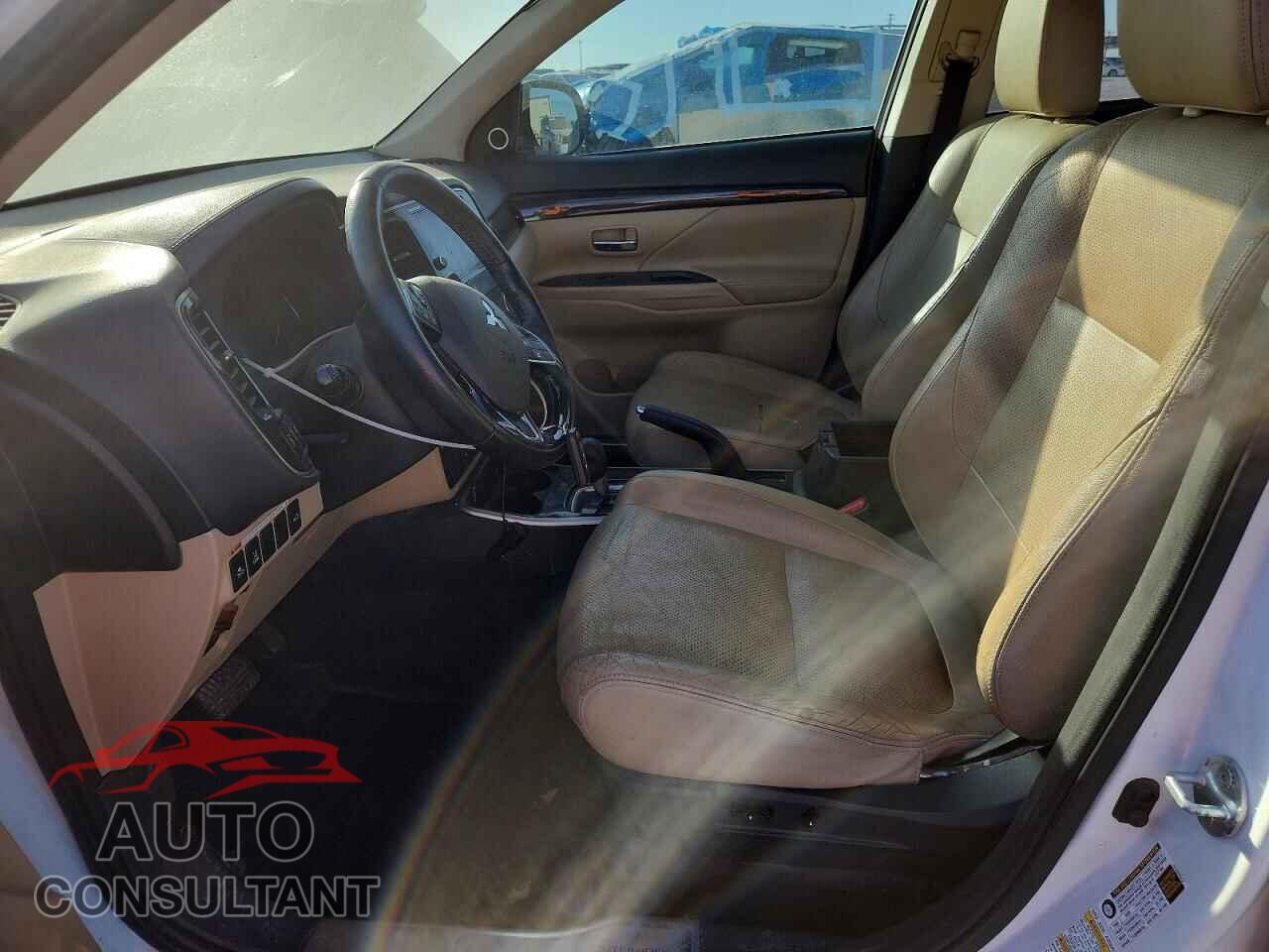 MITSUBISHI OUTLANDER 2017 - JA4AD3A37HZ013008