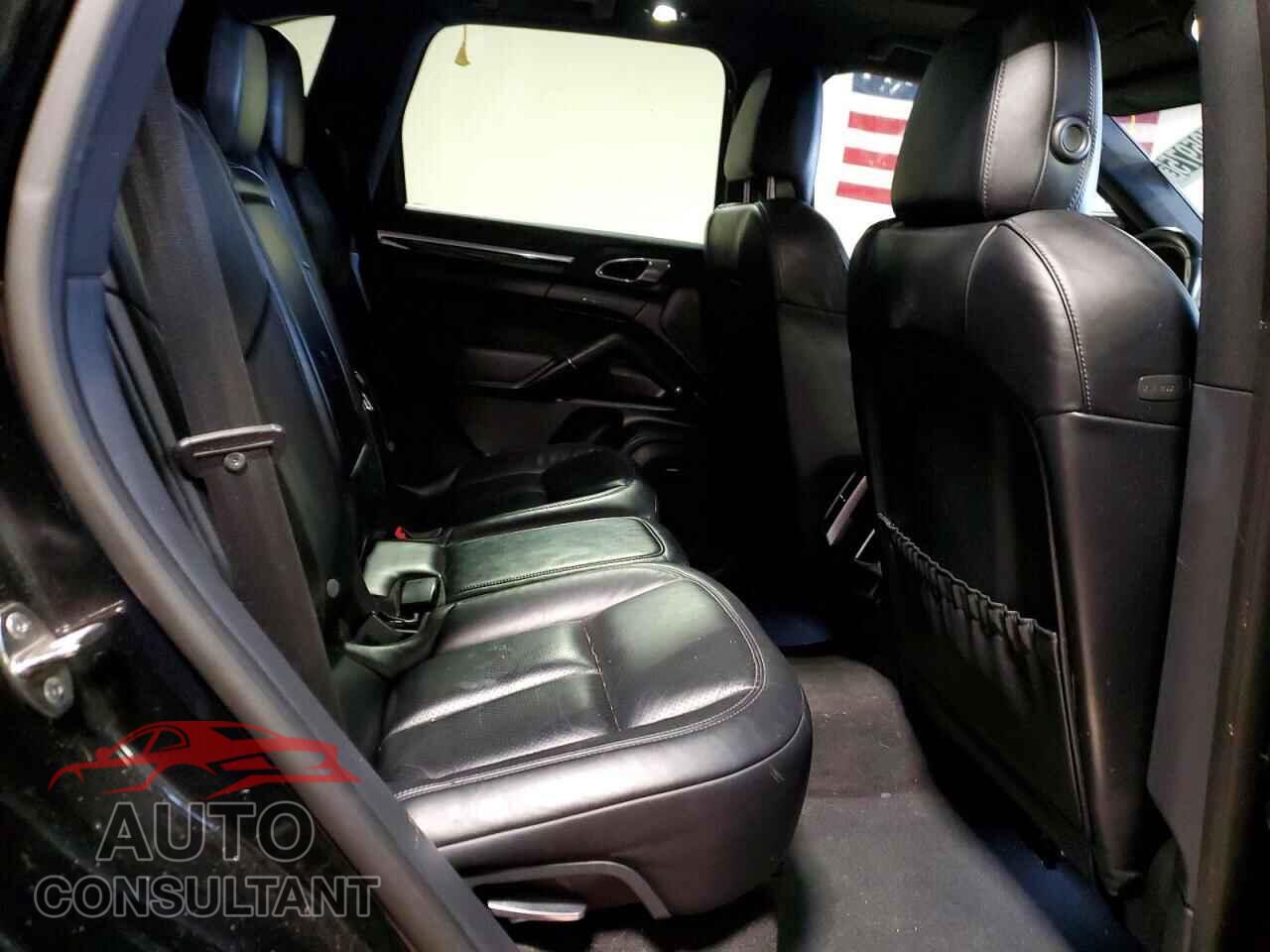 PORSCHE CAYENNE 2017 - WP1AA2A26HKA88516