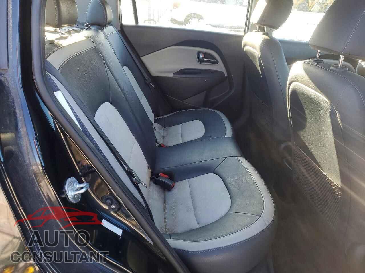 KIA RIO 2017 - KNADM4A3XH6065742