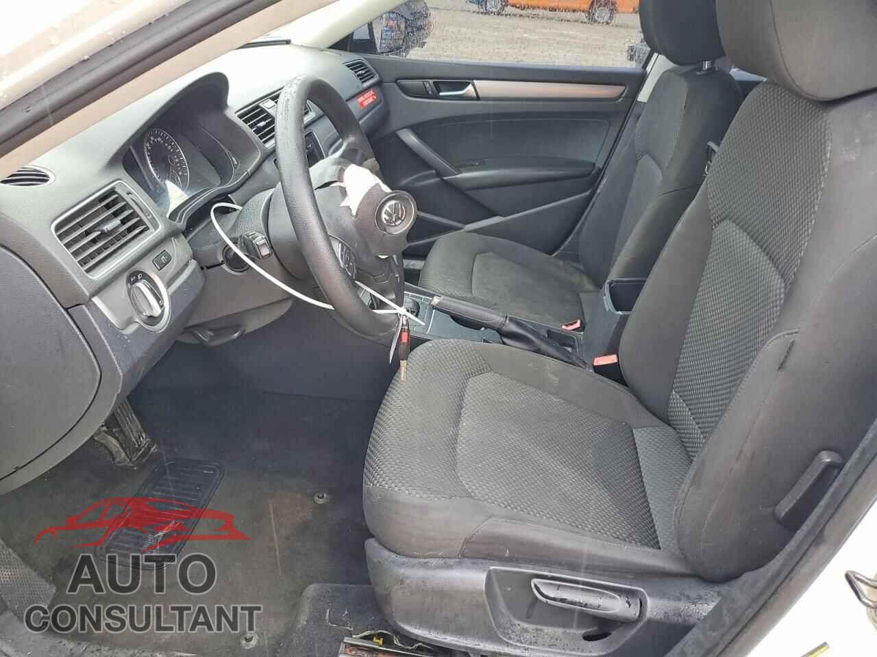 VOLKSWAGEN PASSAT 2013 - 1VWAP7A3XDC050830