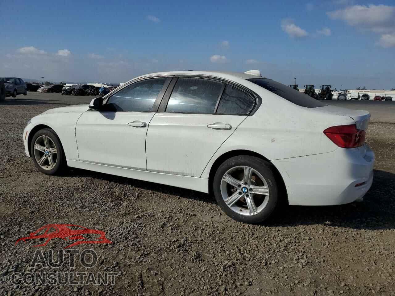 BMW 3 SERIES 2016 - WBA8E1G53GNU10149