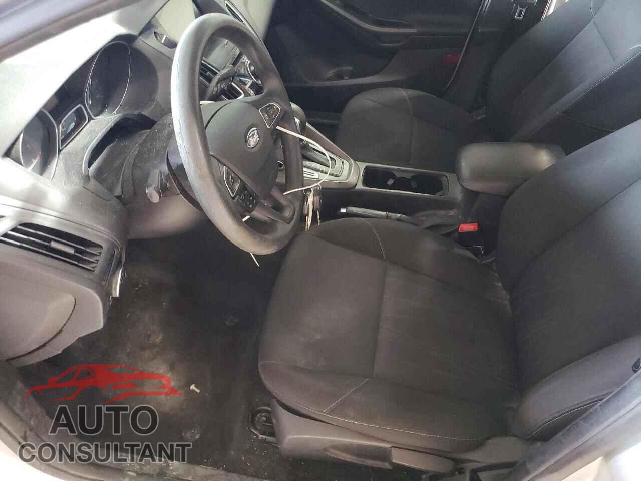 FORD FOCUS 2017 - 1FADP3H25HL323688