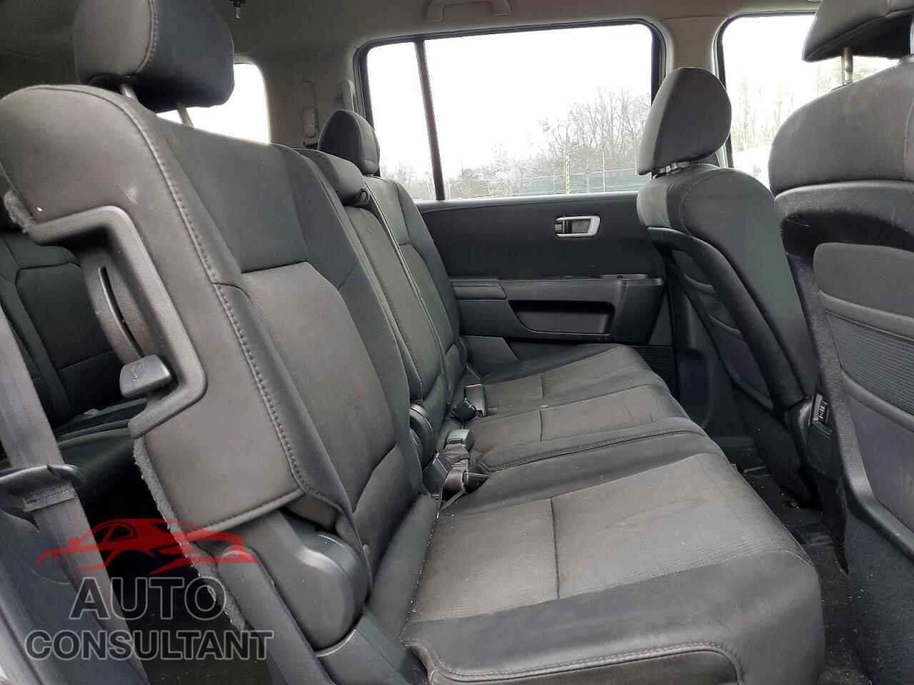 HONDA PILOT 2011 - 5FNYF4H43BB054901