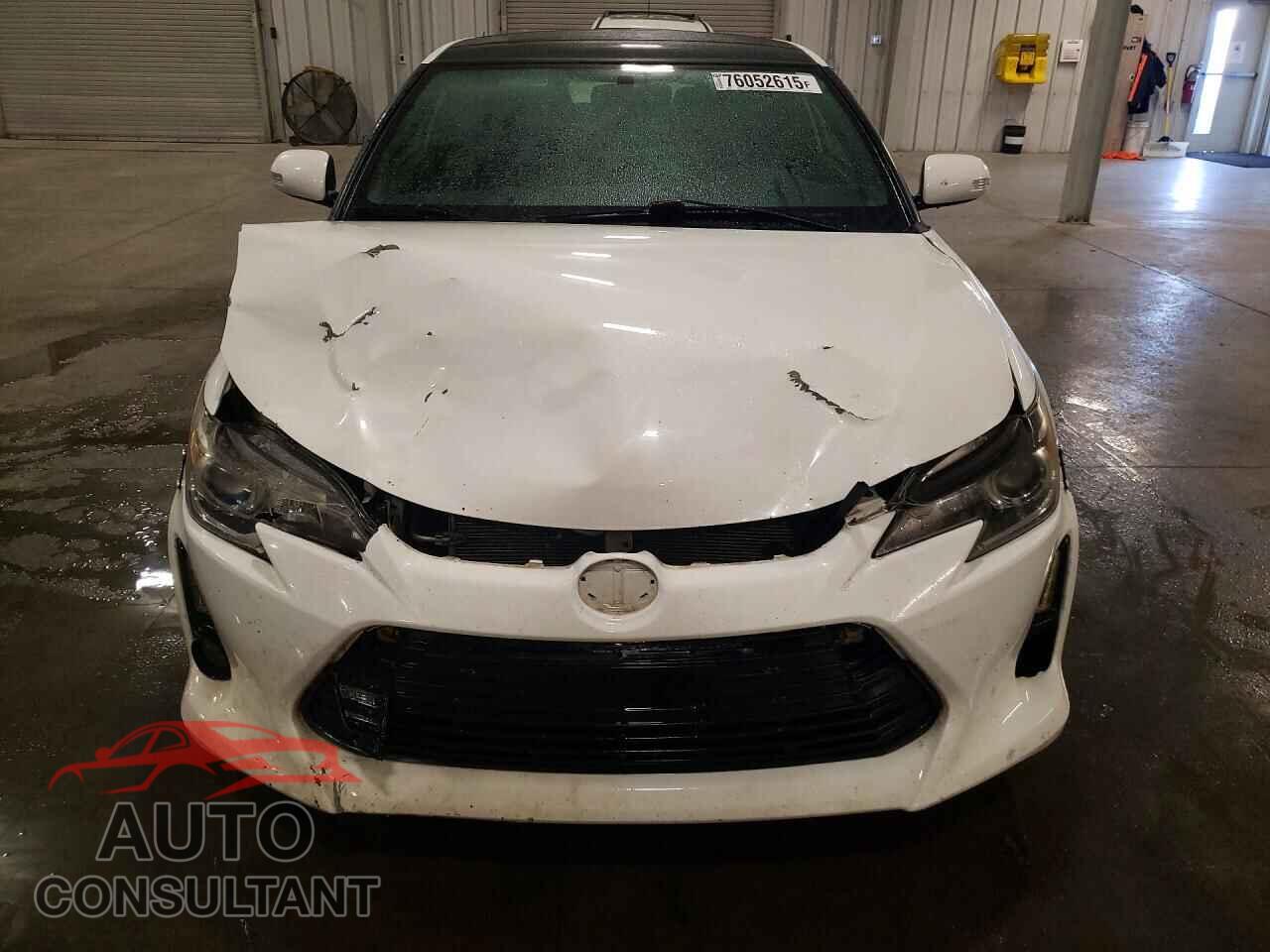 TOYOTA SCION 2014 - JTKJF5C77E3075995