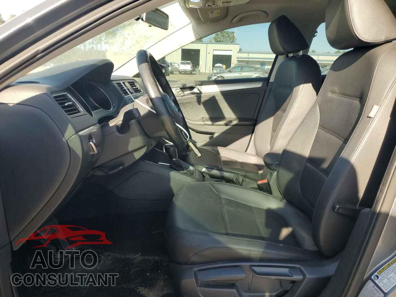 VOLKSWAGEN JETTA 2017 - 3VWDB7AJ9HM220948