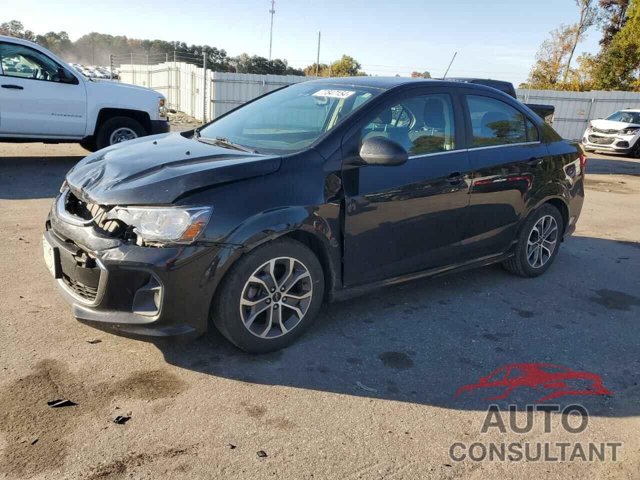 CHEVROLET SONIC 2018 - 1G1JD5SH3J4111377