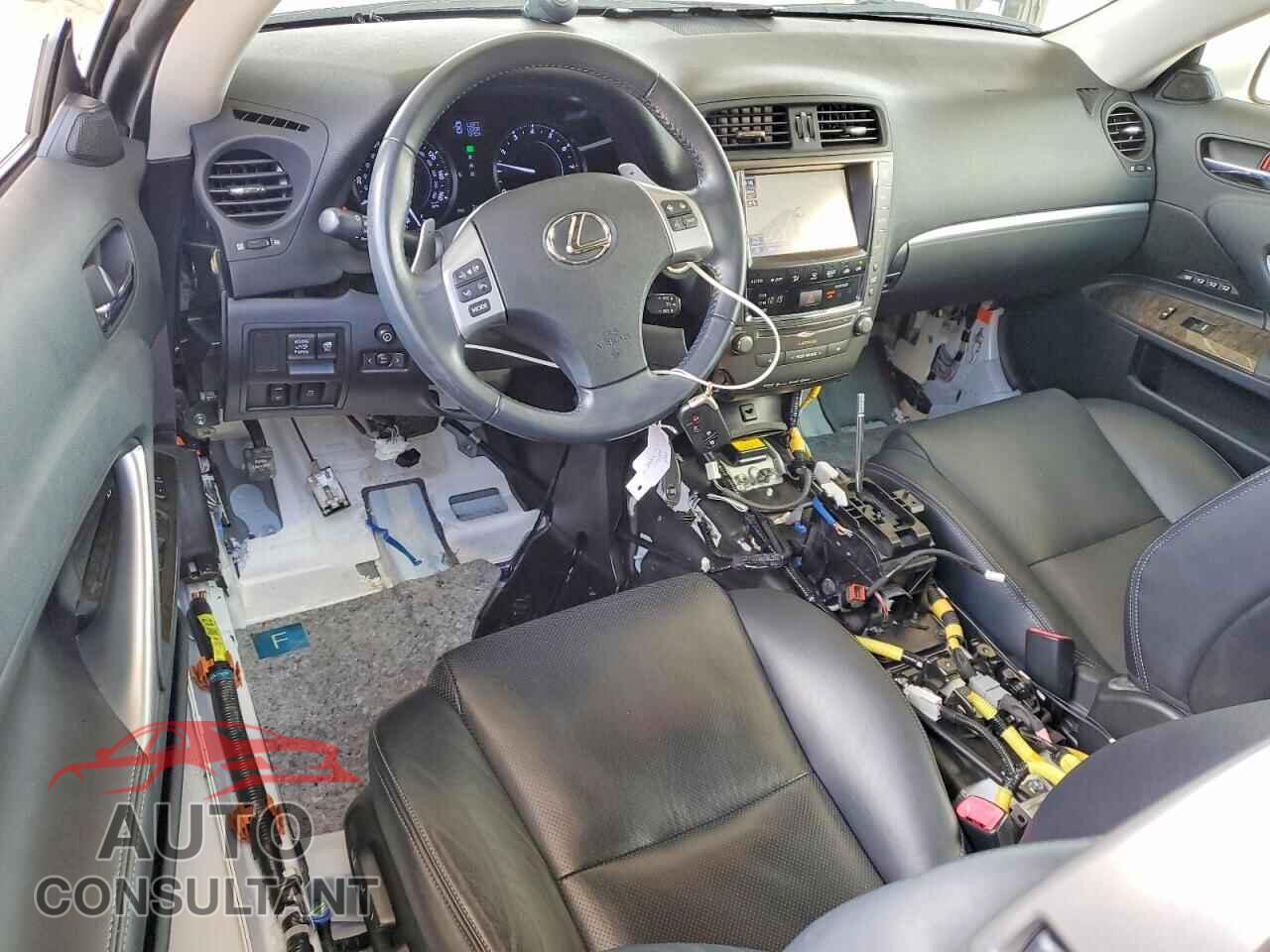 LEXUS IS 2015 - JTHFF2C20F2532619
