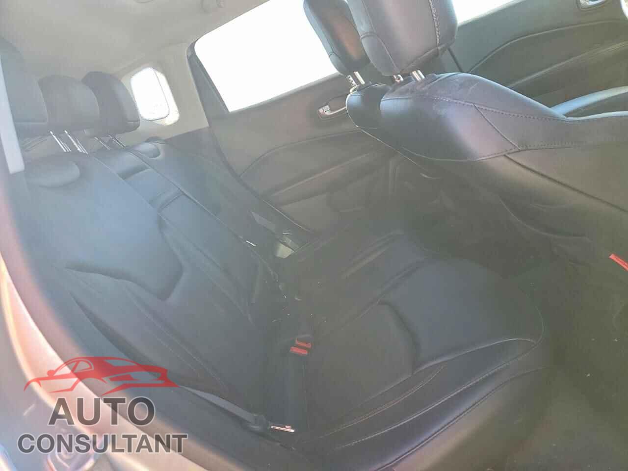 JEEP COMPASS 2017 - 3C4NJDDB7HT651646