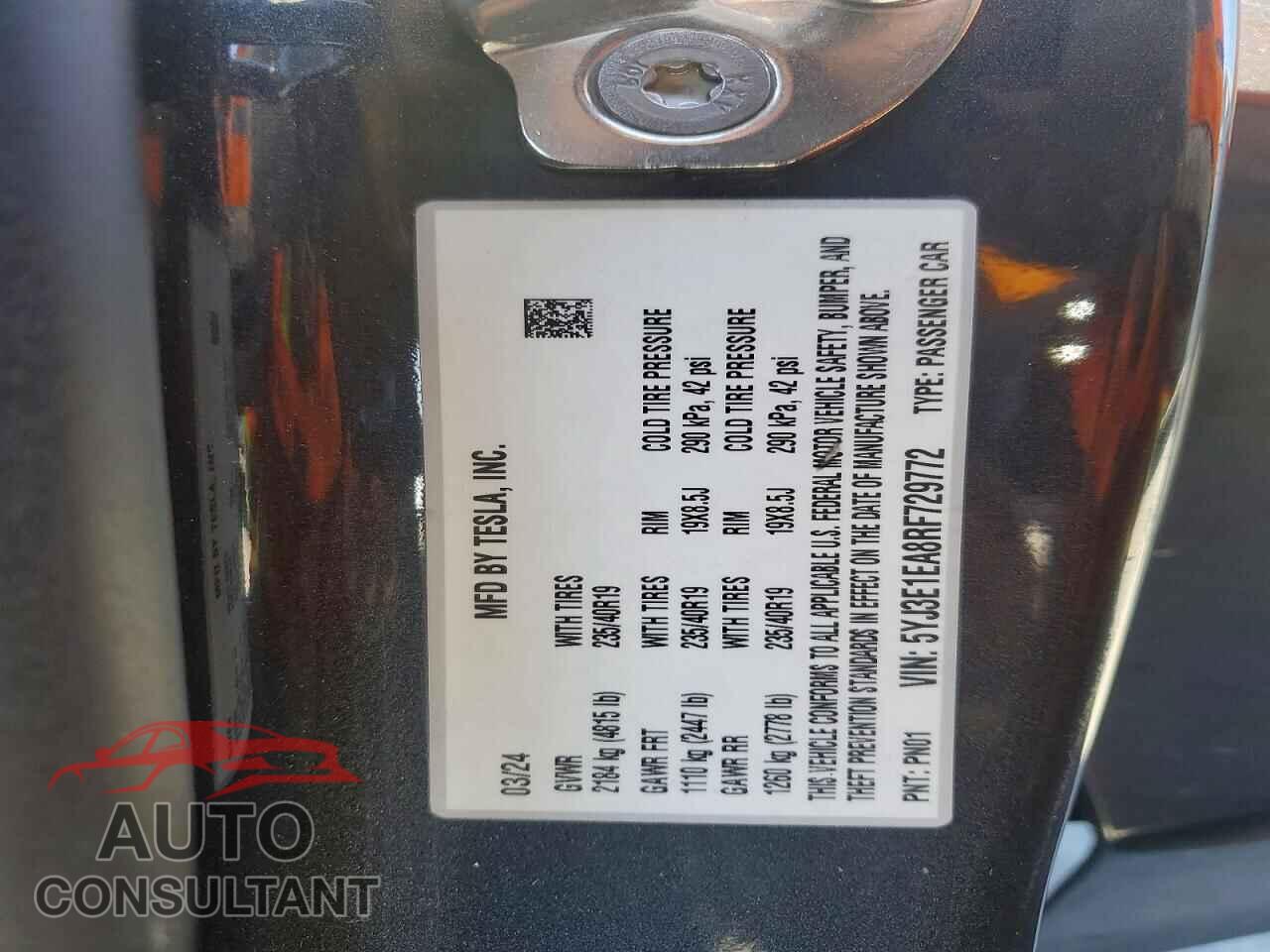 TESLA MODEL 3 2024 - 5YJ3E1EA8RF729772