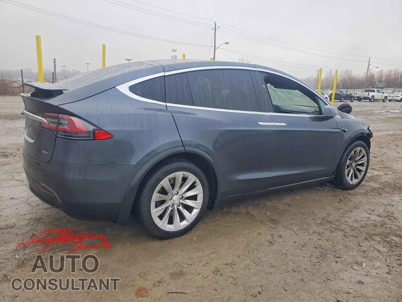 TESLA MODEL X 2017 - 5YJXCAE21HF058220