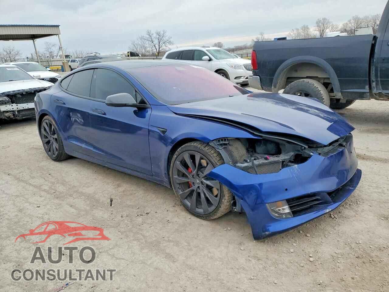 TESLA MODEL S 2018 - 5YJSA1E44JF300182
