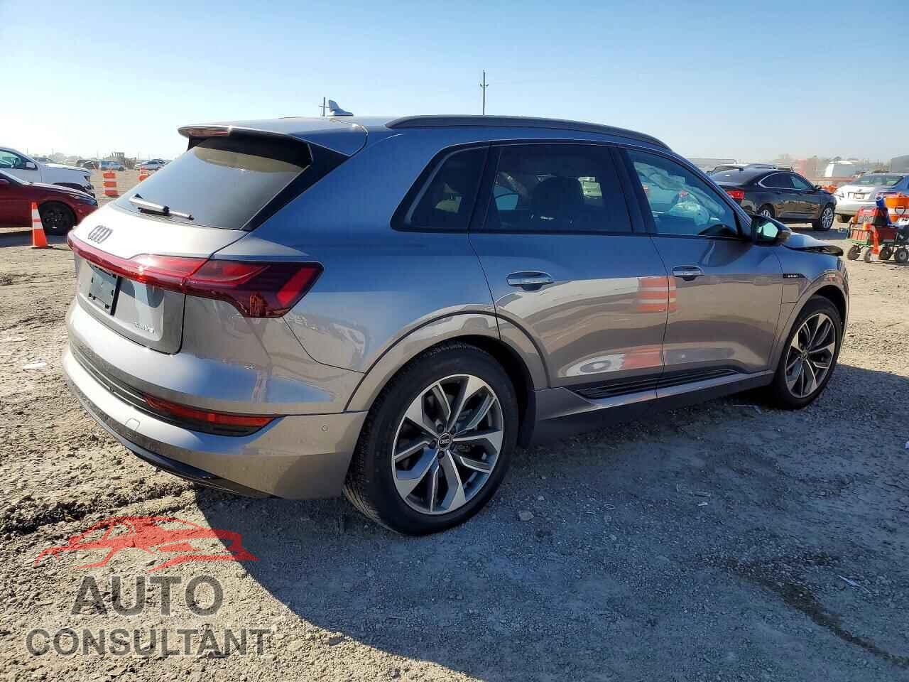 AUDI E-TRON 2021 - WA1LAAGE9MB037618