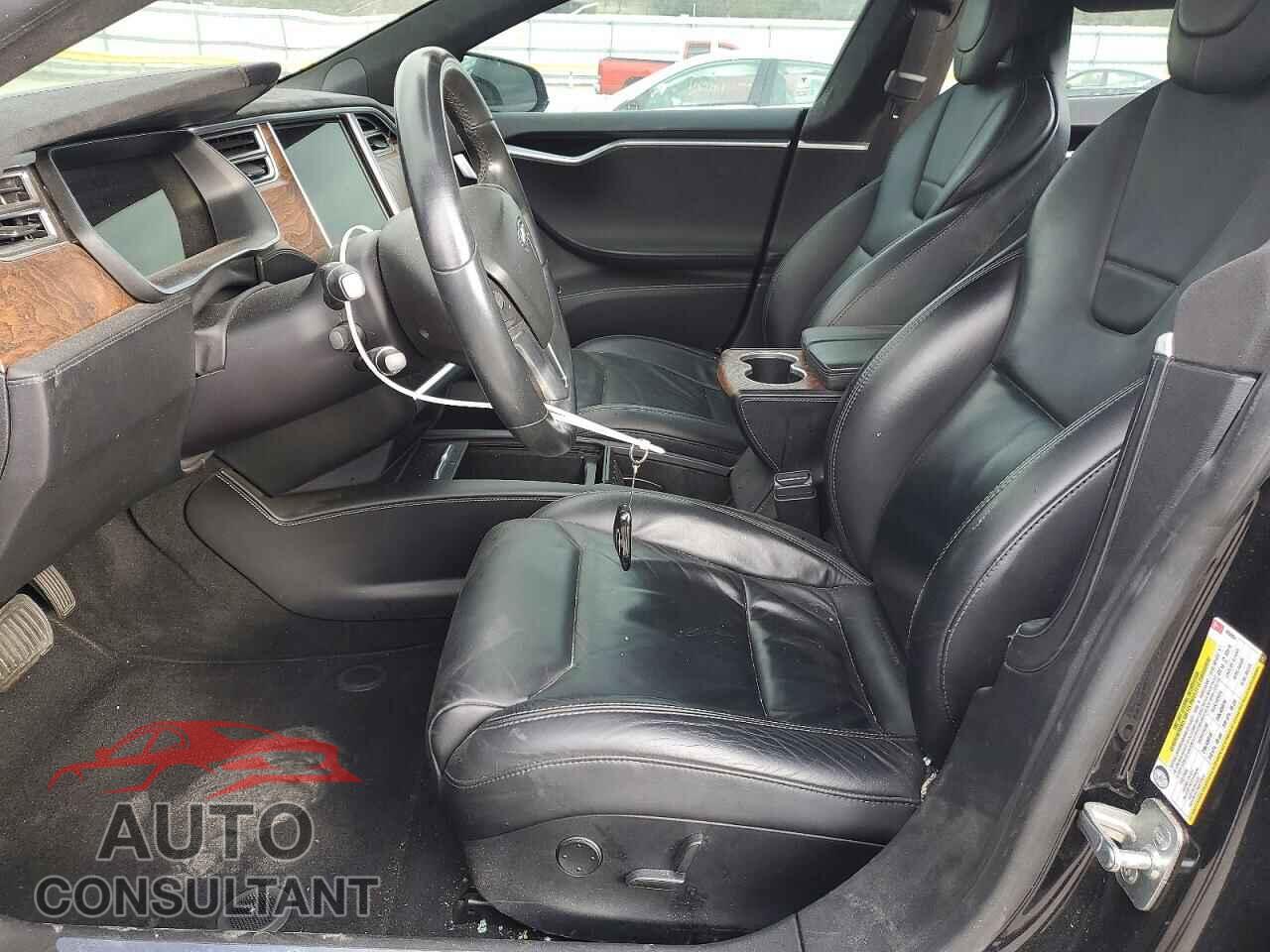 TESLA MODEL S 2017 - 5YJSA1E2XHF185984