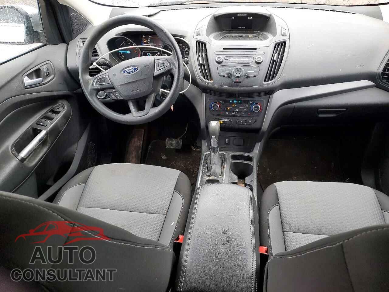 FORD ESCAPE 2017 - 1FMCU9G98HUB17206