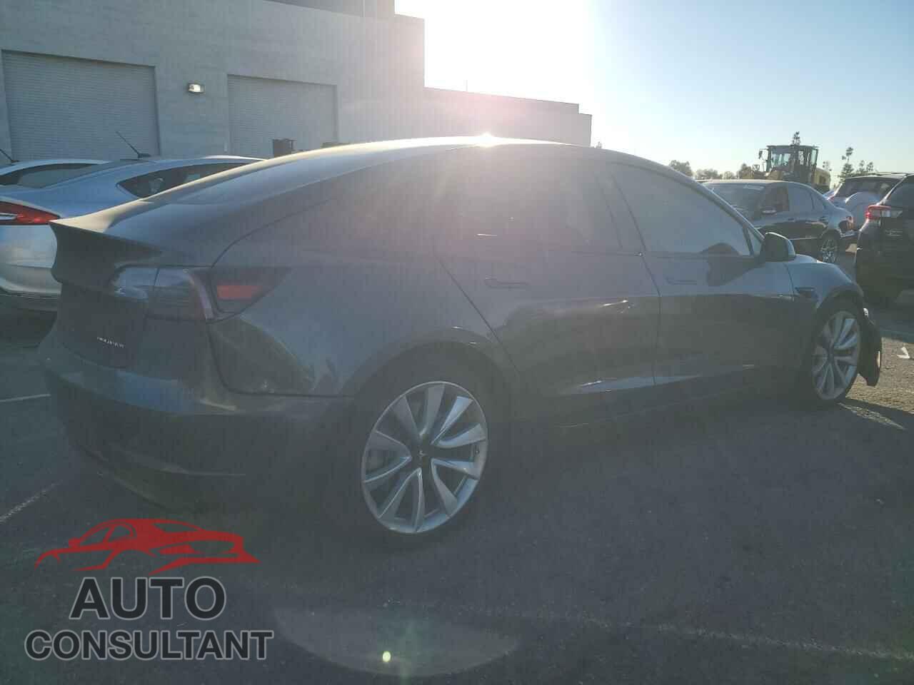 TESLA MODEL 3 2018 - 5YJ3E1EB0JF100438