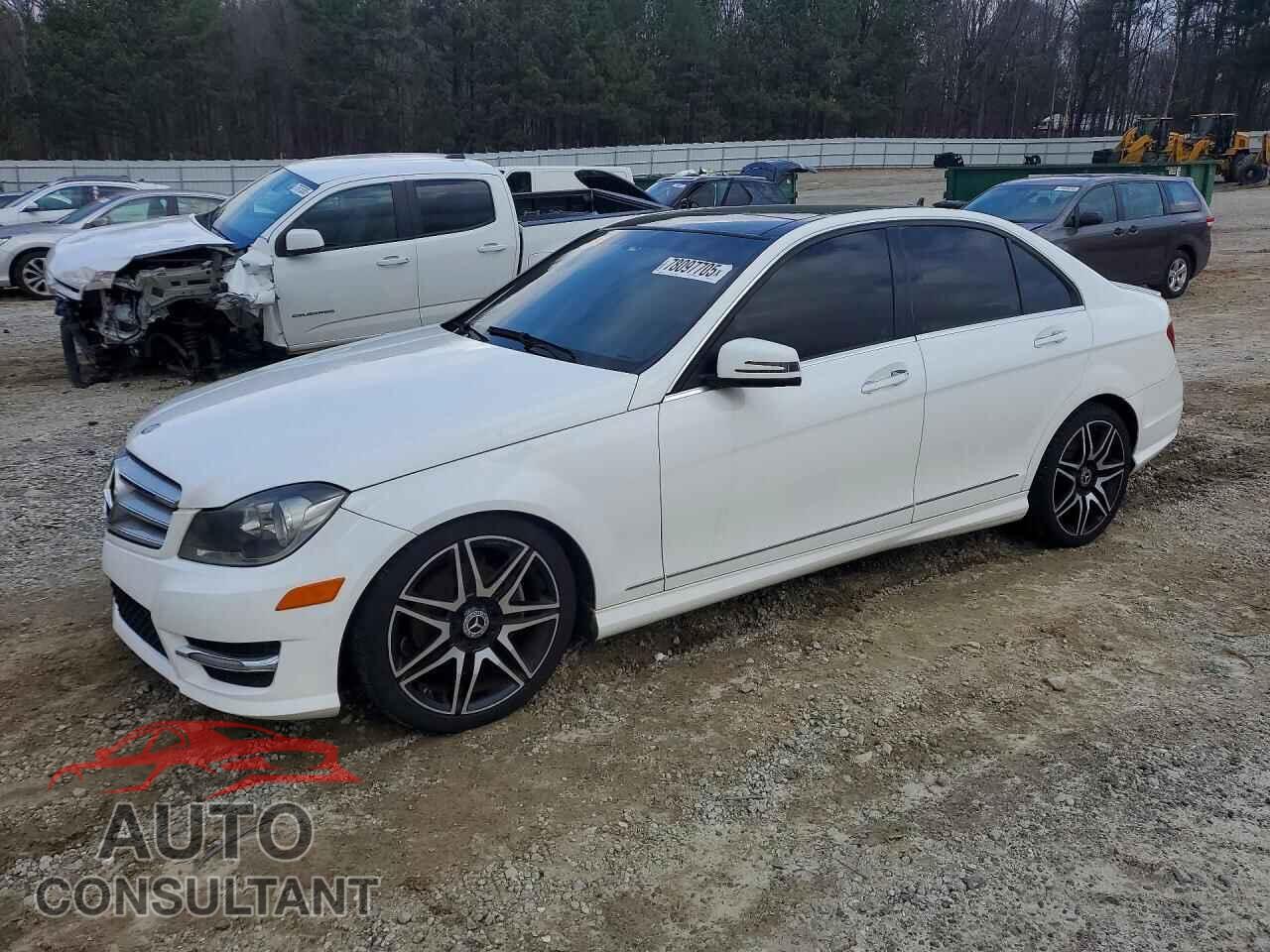 MERCEDES-BENZ C-CLASS 2013 - WDDGF4HB6DR253423