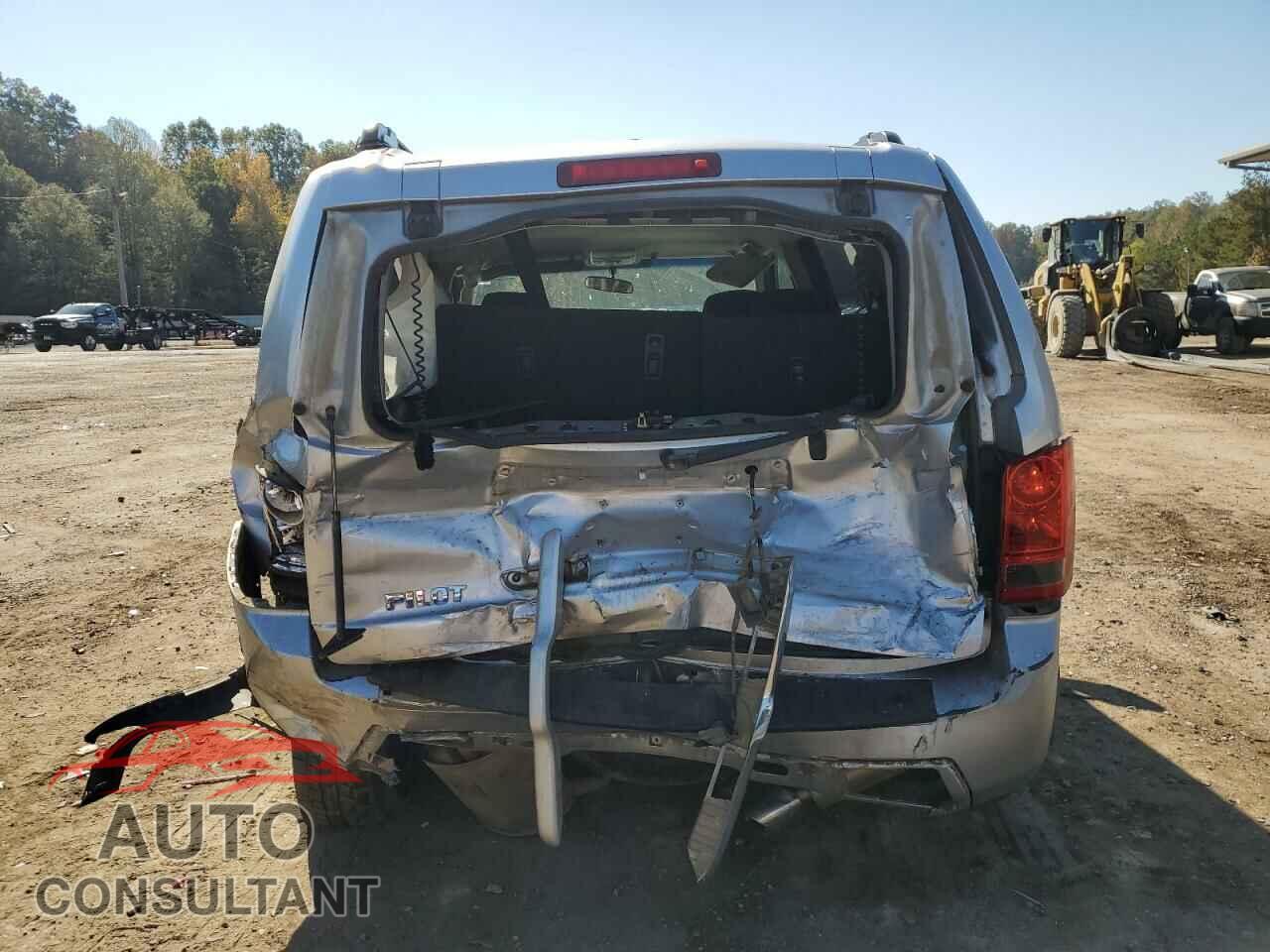 HONDA PILOT 2011 - 5FNYF3H4XBB045820