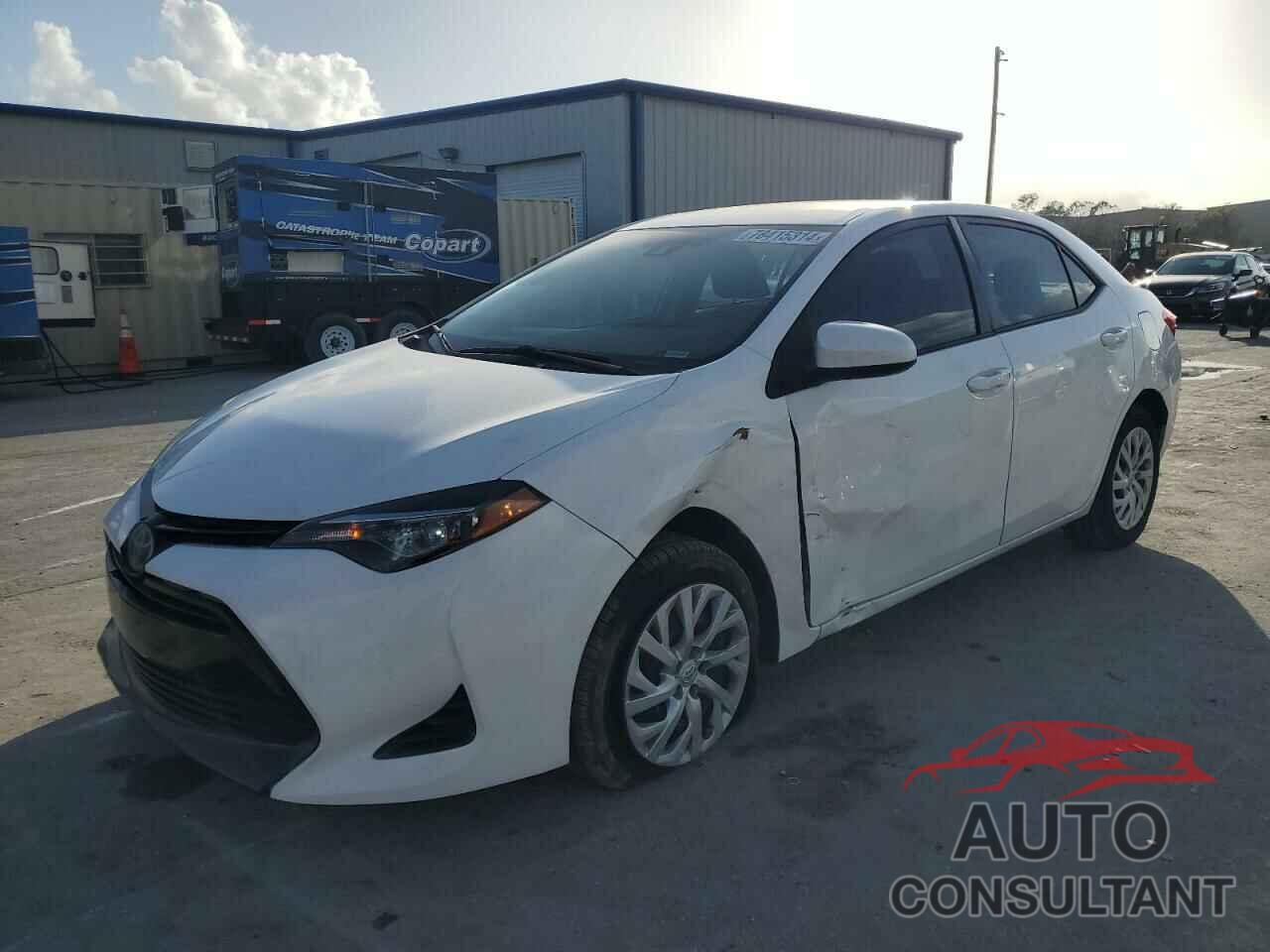 TOYOTA COROLLA 2018 - 5YFBURHE6JP750964