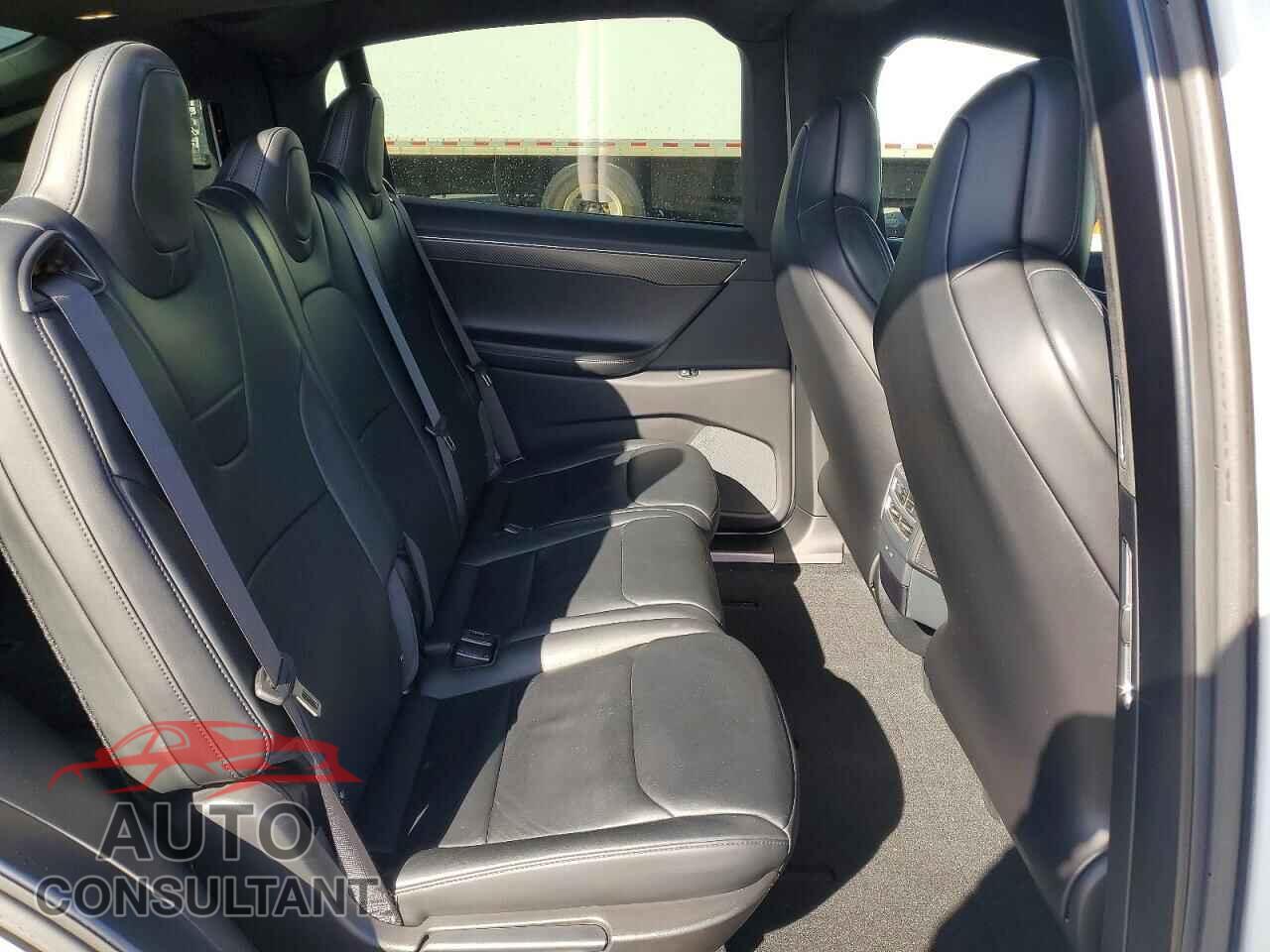TESLA MODEL X 2017 - 5YJXCAE26HF057192