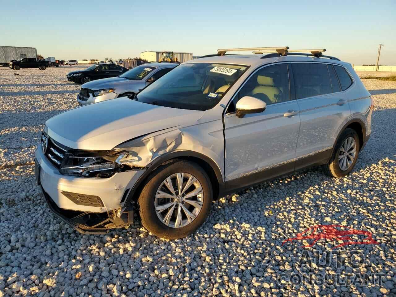 VOLKSWAGEN TIGUAN 2018 - 3VV3B7AX4JM158059