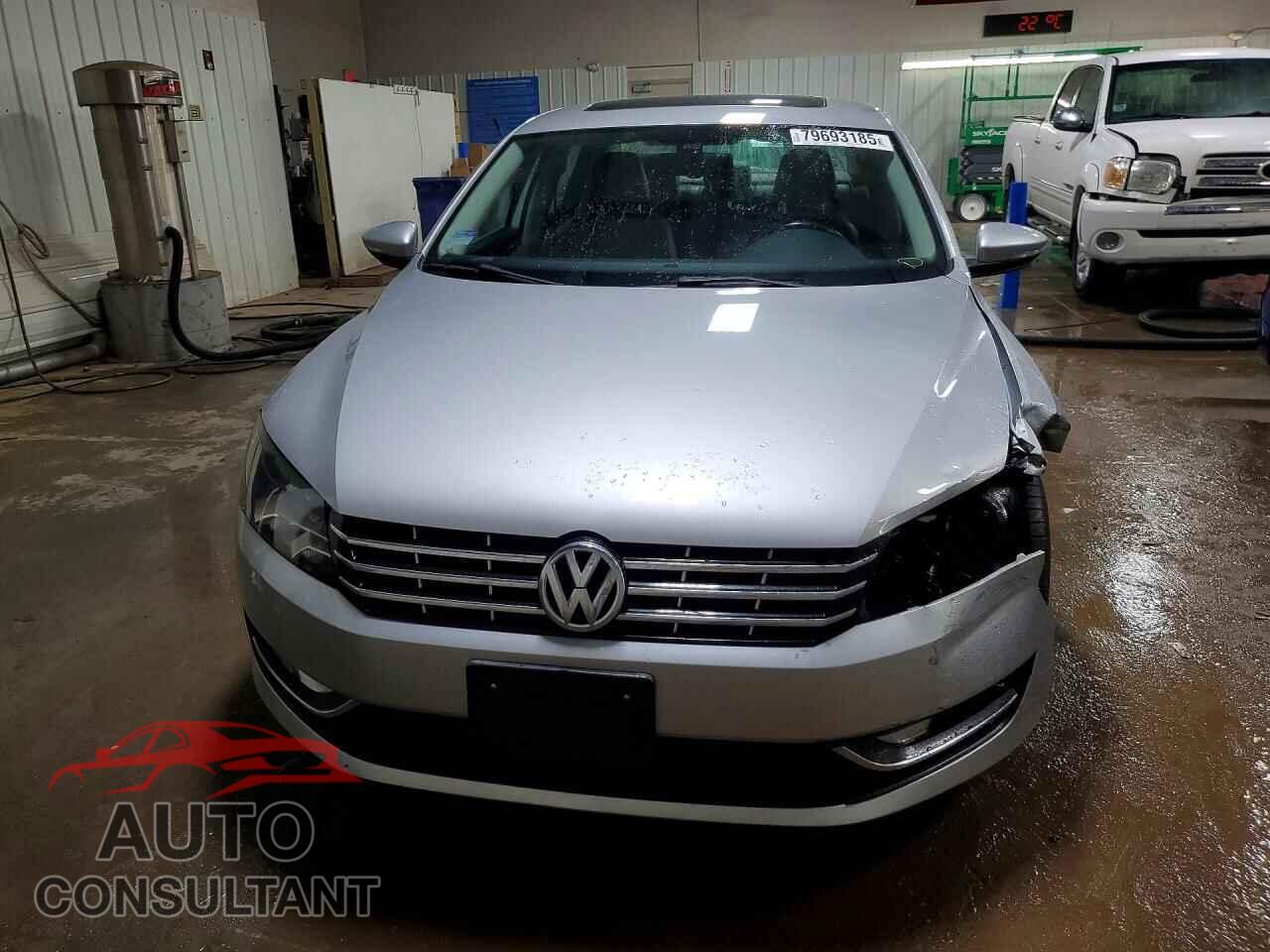 VOLKSWAGEN PASSAT 2012 - 1VWCP7A36CC005648