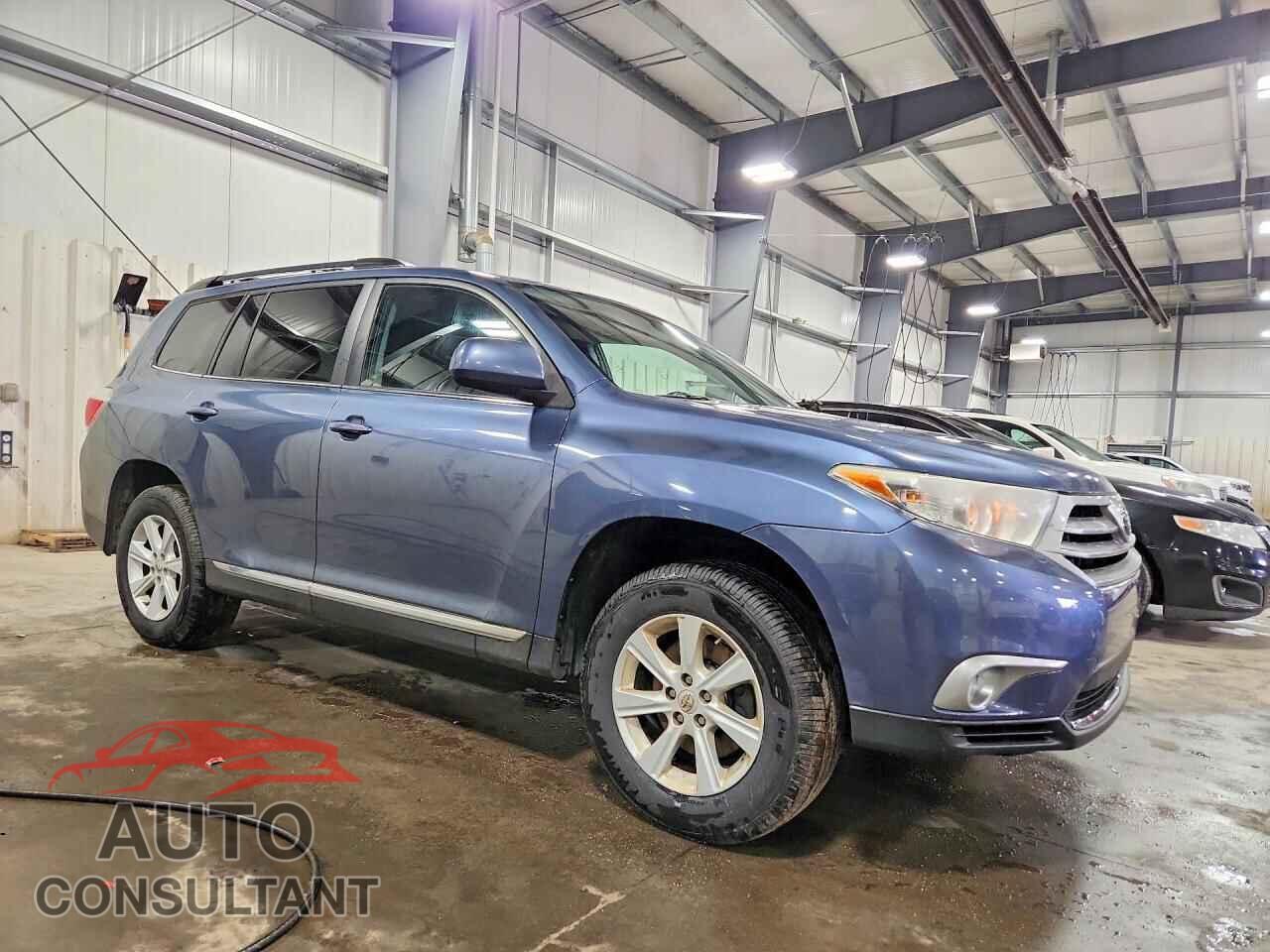 TOYOTA HIGHLANDER 2013 - 5TDBK3EH8DS181211