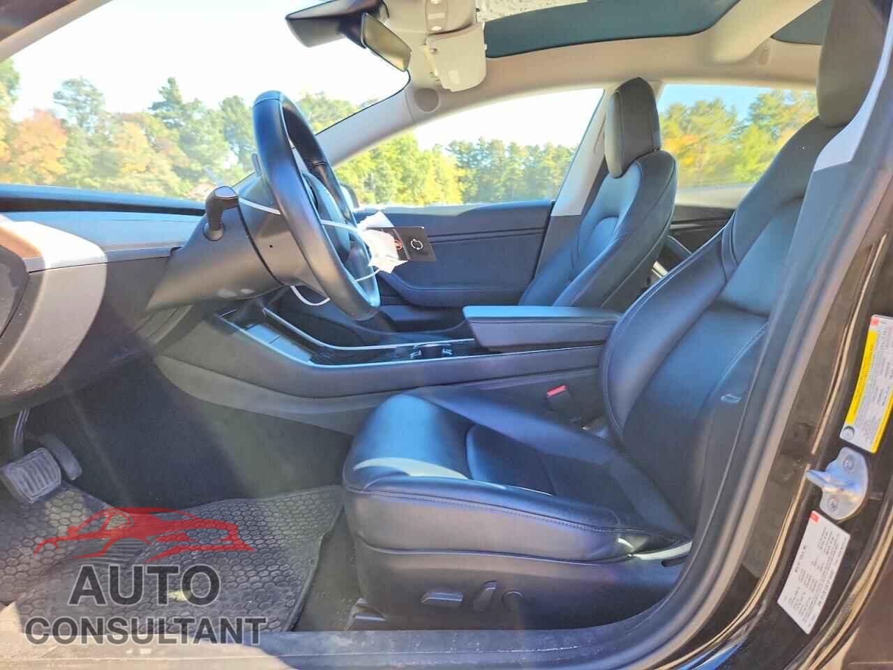 TESLA MODEL 3 2018 - 5YJ3E1EB7JF144467