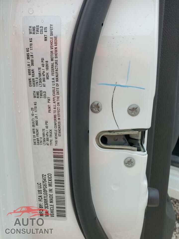 RAM 1500 2023 - 3C6RR7LG0PG675472