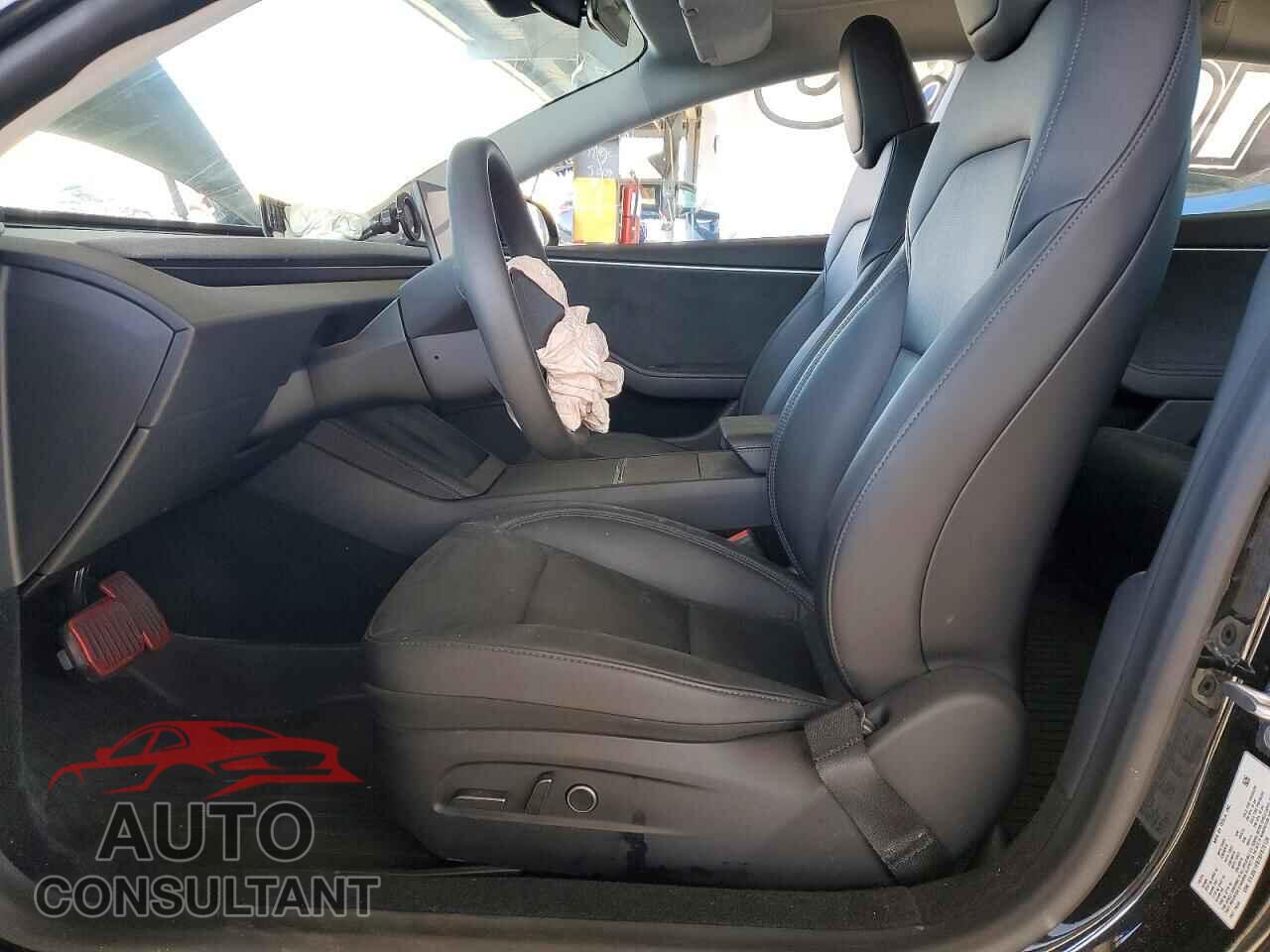TESLA MODEL 3 2025 - 5YJ3E1EB7SF875126