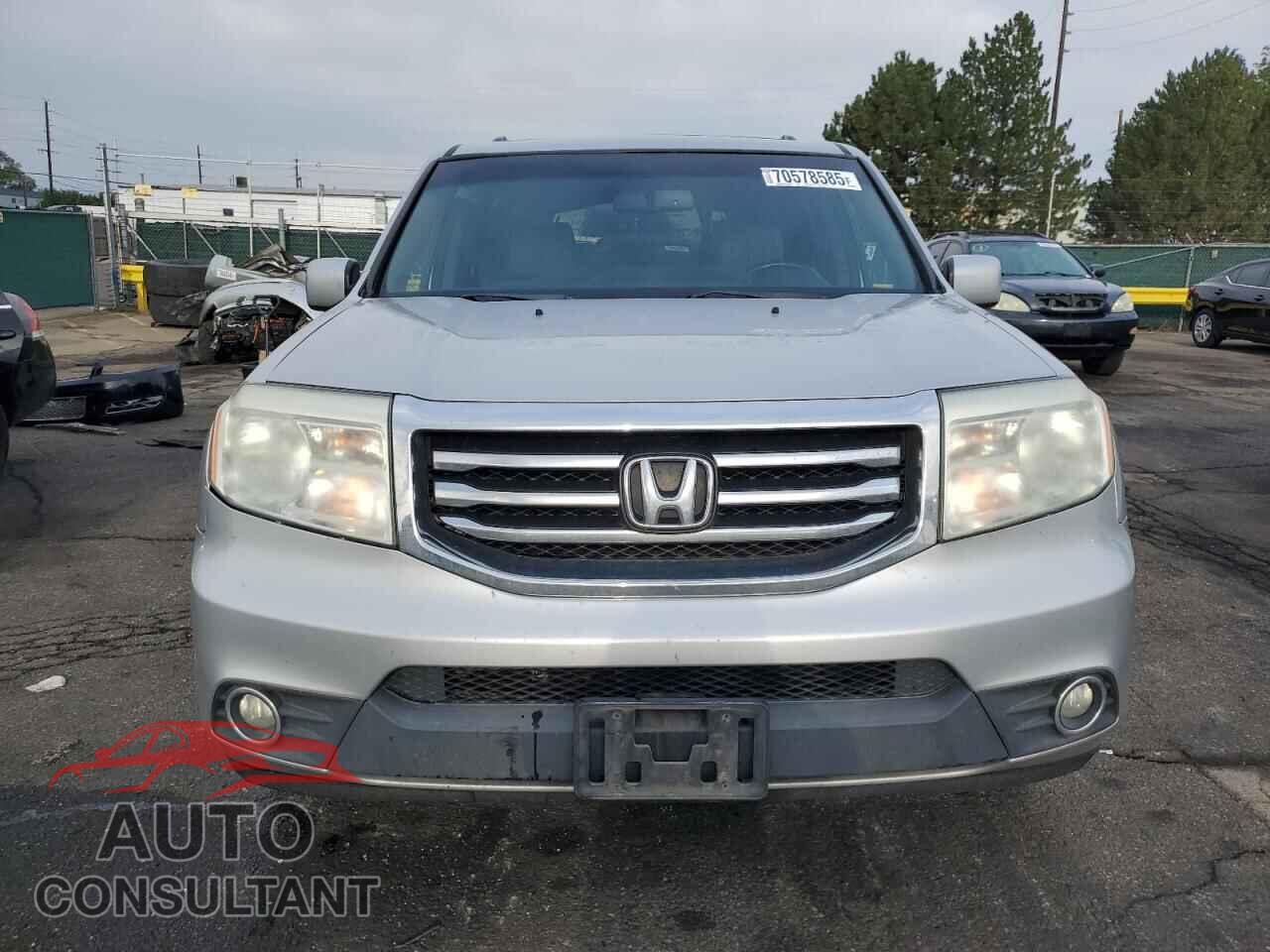 HONDA PILOT 2013 - 5FNYF4H57DB023677