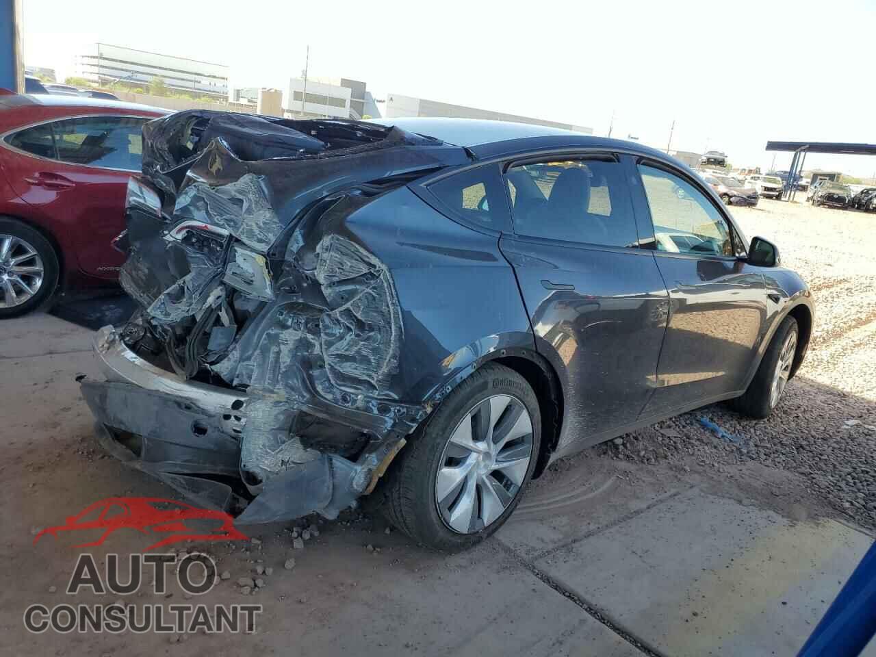 TESLA MODEL Y 2024 - 7SAYGAEE4RF077075