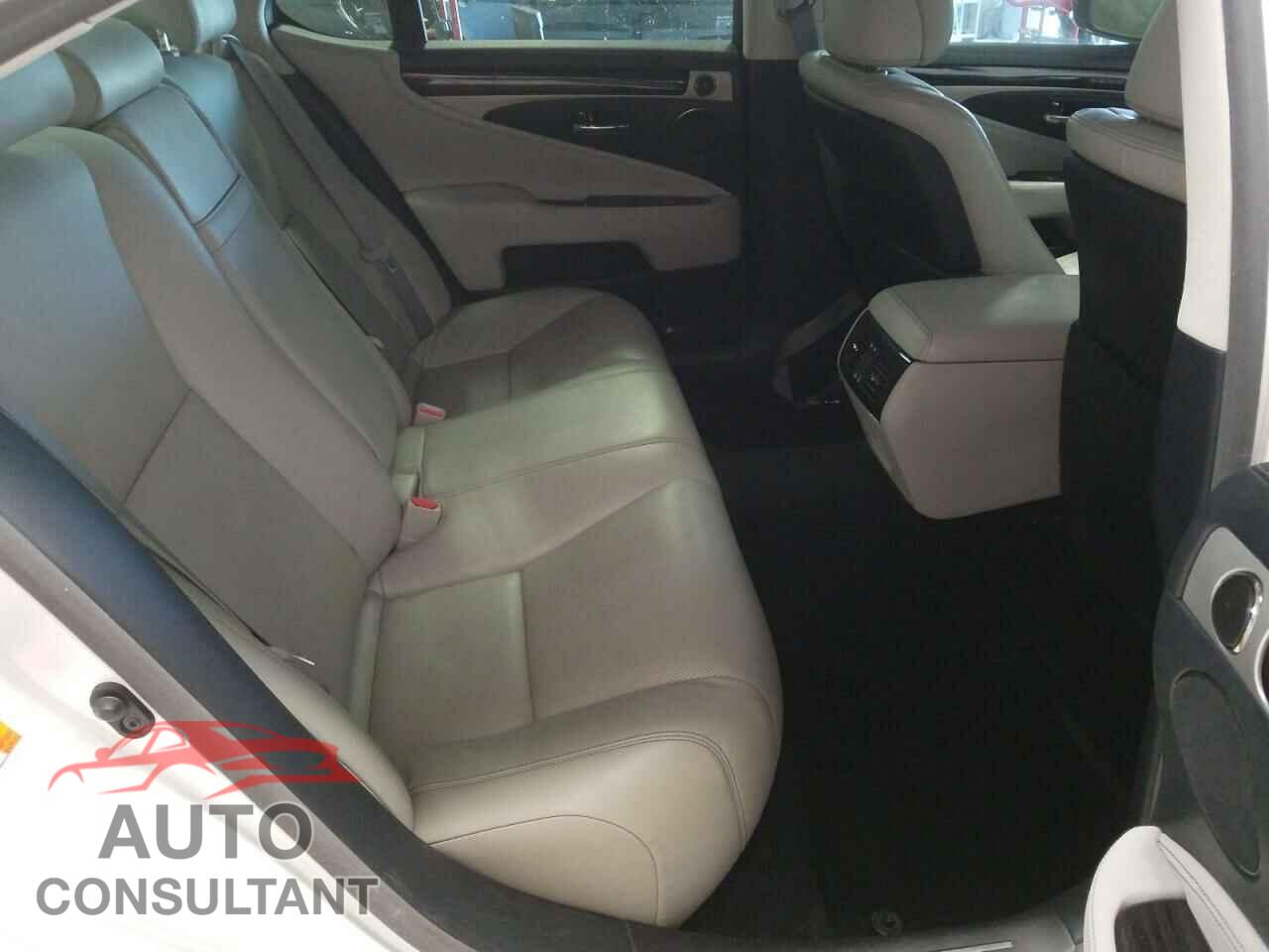 LEXUS LS460 2017 - JTHBL5EF7H5144426